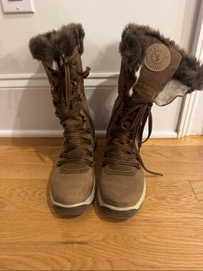 Santana Canada Brown Fur-Trim Lace-Up Winter Boots